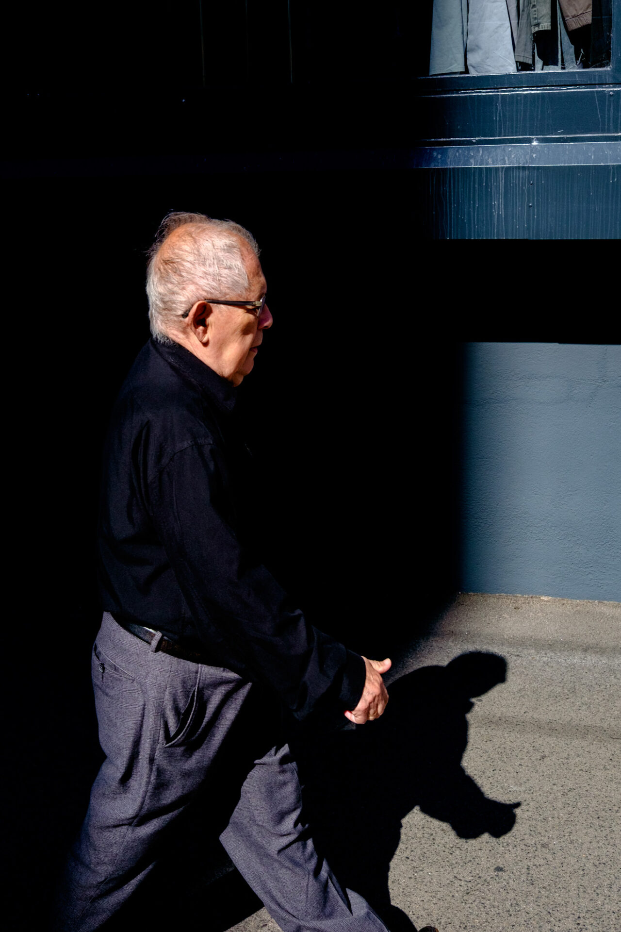 Tóth Balázs: Fényes szürke